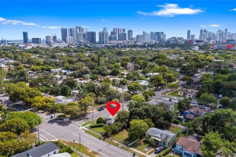 Villa ou maison à vendre à Miami, Floride: 2 chambres, 102.01 m2 № 1954730 - photo 13