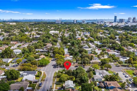 Villa ou maison à vendre à Miami, Floride: 2 chambres, 102.01 m2 № 1954730 - photo 8