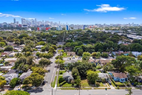 Villa ou maison à vendre à Miami, Floride: 2 chambres, 102.01 m2 № 1954730 - photo 15