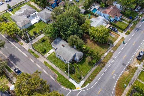 Villa ou maison à vendre à Miami, Floride: 2 chambres, 102.01 m2 № 1954730 - photo 7