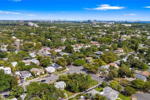 Villa ou maison à vendre à Miami, Floride: 2 chambres, 102.01 m2 № 1954730 - photo 16