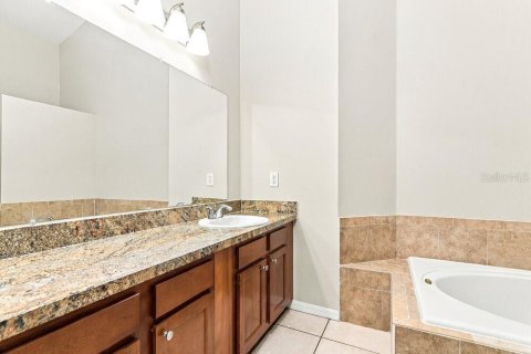 Villa ou maison à louer à Orlando, Floride: 4 chambres, 170.66 m2 № 2389105 - photo 11
