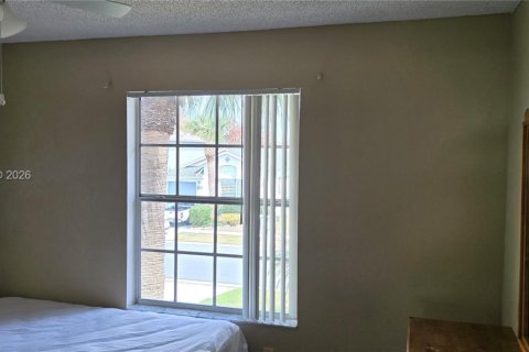Villa ou maison à vendre à Kissimmee, Floride: 4 chambres № 2017998 - photo 15