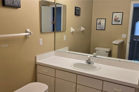 Villa ou maison à vendre à Kissimmee, Floride: 4 chambres № 2017998 - photo 18