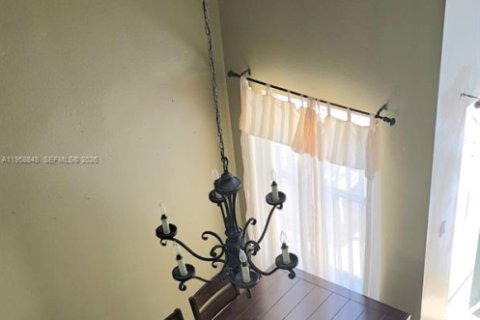 Купить виллу или дом в Киссимми, Флорида 4 спальни, № 2017998 - фото 4