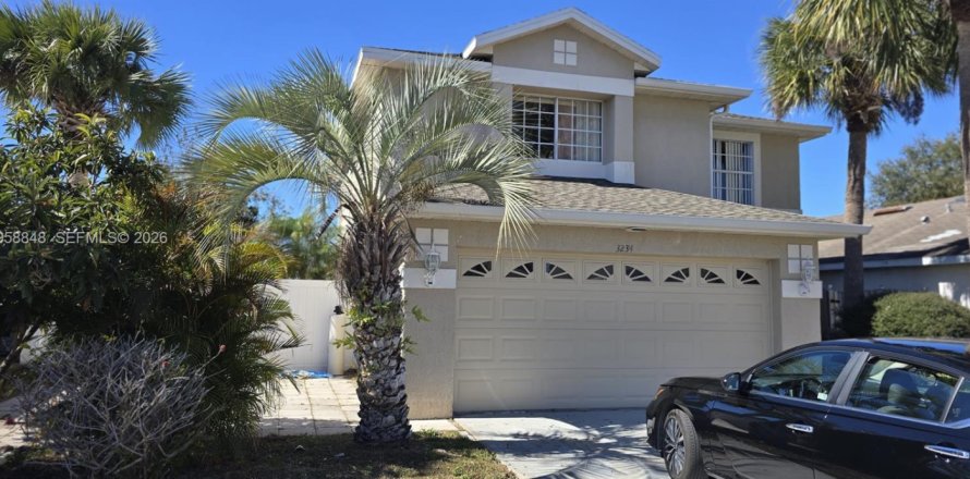 Дом в Киссимми, Флорида 4 спальни № 2017998