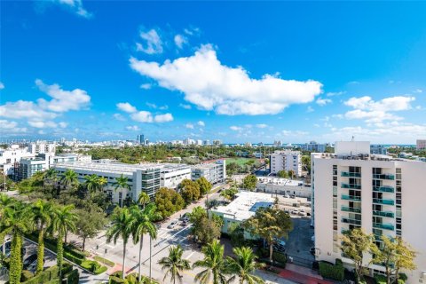 Condo in Miami Beach, Florida, 1 bedroom  № 1729282 - photo 21
