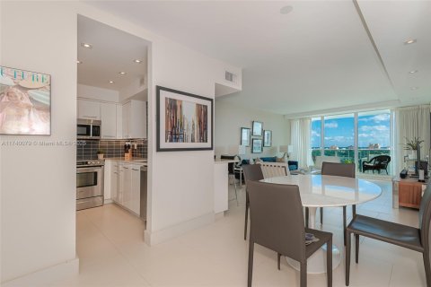 Condo in Miami Beach, Florida, 1 bedroom  № 1729282 - photo 1
