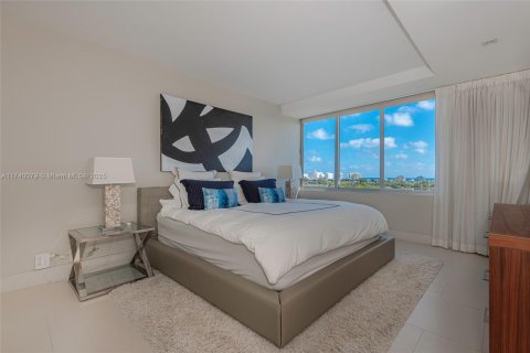 Condo in Miami Beach, Florida, 1 bedroom  № 1729282 - photo 14