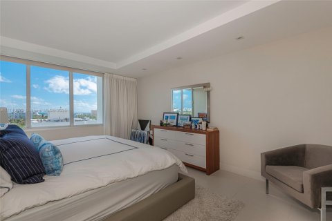 Condo in Miami Beach, Florida, 1 bedroom  № 1729282 - photo 13