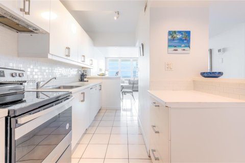 Copropriété à louer à Miami Beach, Floride: 49.7 m2 № 1729531 - photo 5