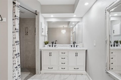 Купить виллу или дом в Брейдентон, Флорида 8 комнат, 192.4м2, № 2150379 - фото 30