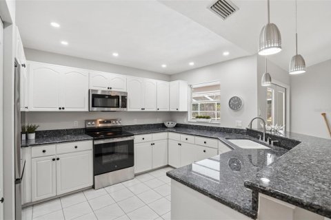 Купить виллу или дом в Брейдентон, Флорида 8 комнат, 192.4м2, № 2150379 - фото 14