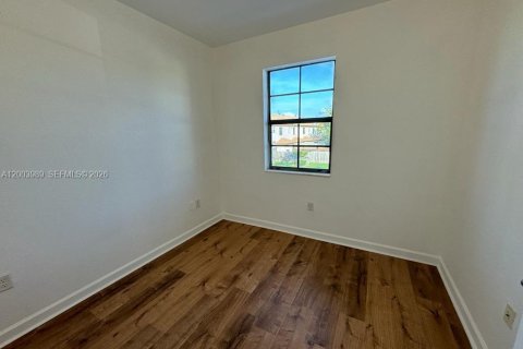 Townhouse in Homestead, Florida 3 bedrooms № 2068828 - photo 11