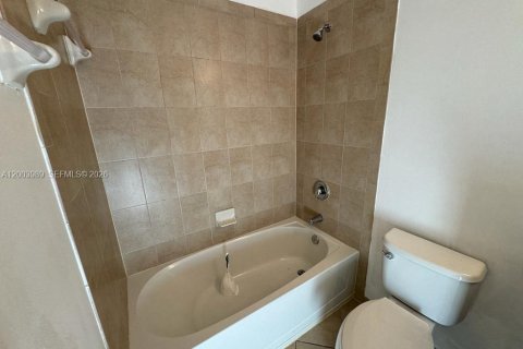 Townhouse in Homestead, Florida 3 bedrooms № 2068828 - photo 9