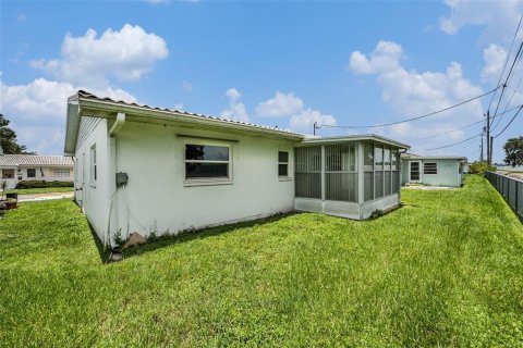 Villa ou maison à vendre à Pinellas Park, Floride: 2 chambres, 91.97 m2 № 1835170 - photo 19