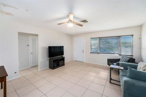 Villa ou maison à vendre à Pinellas Park, Floride: 2 chambres, 91.97 m2 № 1835170 - photo 4