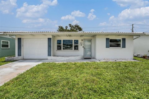 Villa ou maison à vendre à Pinellas Park, Floride: 2 chambres, 91.97 m2 № 1835170 - photo 1