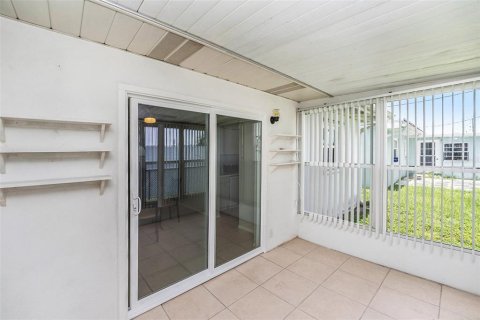 Villa ou maison à vendre à Pinellas Park, Floride: 2 chambres, 91.97 m2 № 1835170 - photo 17