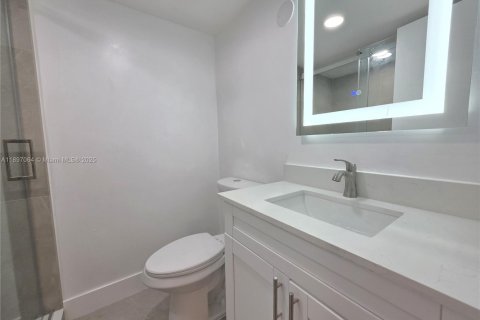 Снять в аренду кондоминиум в Майами, Флорида 2 спальни, 70.61м2, № 1949925 - фото 17