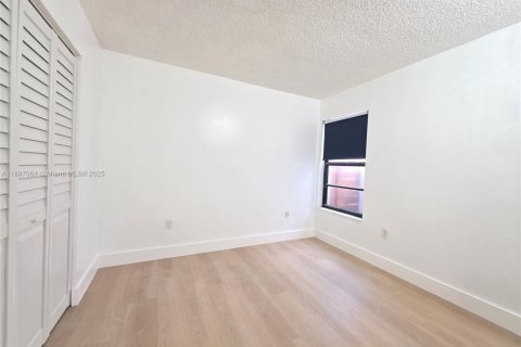 Снять в аренду кондоминиум в Майами, Флорида 2 спальни, 70.61м2, № 1949925 - фото 15