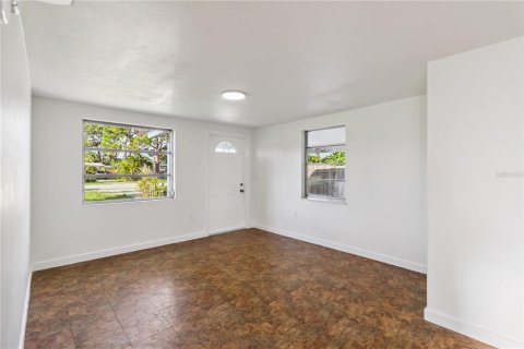House in Englewood, Florida 3 bedrooms, 77.85 sq.m. № 1820535 - photo 10