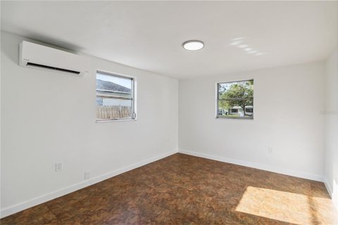 House in Englewood, Florida 3 bedrooms, 77.85 sq.m. № 1820535 - photo 21