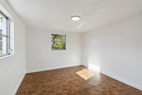 House in Englewood, Florida 3 bedrooms, 77.85 sq.m. № 1820535 - photo 24