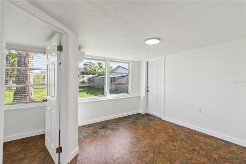 House in Englewood, Florida 3 bedrooms, 77.85 sq.m. № 1820535 - photo 25