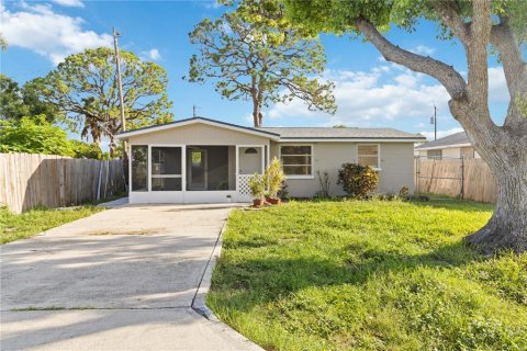 House in Englewood, Florida 3 bedrooms, 77.85 sq.m. № 1820535 - photo 3