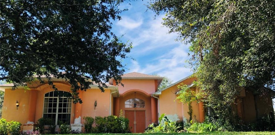 Casa en Spring Hill, Florida 3 dormitorios, 234.67 m2 № 1880648