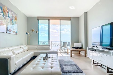 Condo in Fort Myers, Florida, 3 bedrooms  № 1549329 - photo 27