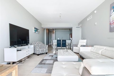 Condo in Fort Myers, Florida, 3 bedrooms  № 1549329 - photo 29