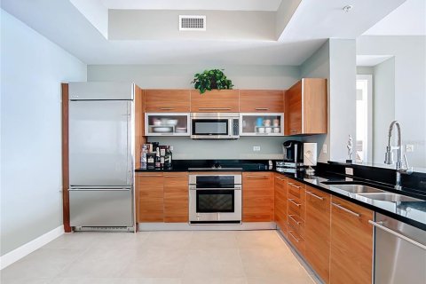 Condo in Fort Myers, Florida, 3 bedrooms  № 1549329 - photo 14