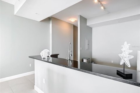 Condo in Fort Myers, Florida, 3 bedrooms  № 1549329 - photo 19