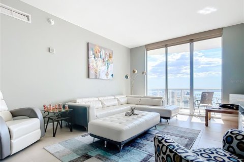 Condo in Fort Myers, Florida, 3 bedrooms  № 1549329 - photo 24