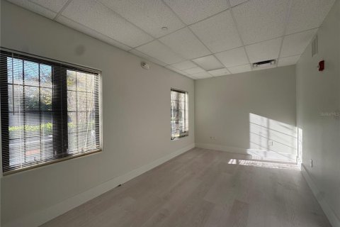 Propiedad comercial en alquiler en Orlando, Florida, 11.15 m2 № 1572923 - foto 6