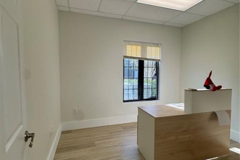 Propiedad comercial en alquiler en Orlando, Florida, 11.15 m2 № 1572923 - foto 9