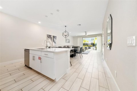 Купить таунхаус в Фор-Корнерс, Флорида 7 комнат, 158.31м2, № 1803090 - фото 15