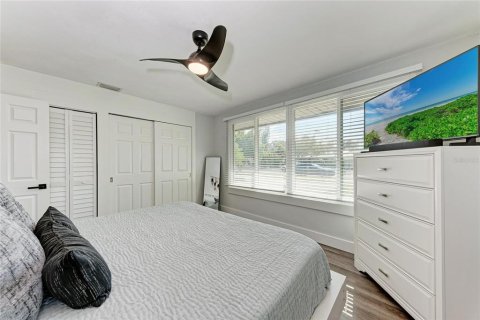 Apartment in Sarasota, Florida 2 bedrooms, 92.9 sq.m. № 2212992 - photo 12