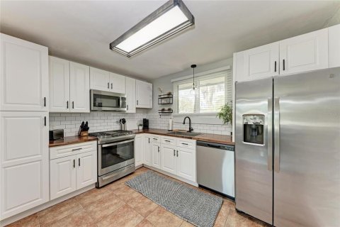 Apartment in Sarasota, Florida 2 bedrooms, 92.9 sq.m. № 2212992 - photo 6