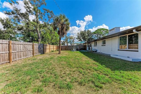 Apartment in Sarasota, Florida 2 bedrooms, 92.9 sq.m. № 2212992 - photo 17