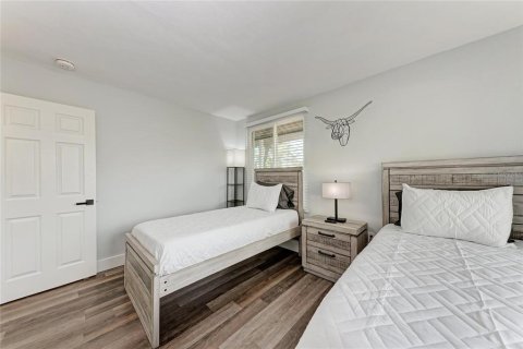 Apartment in Sarasota, Florida 2 bedrooms, 92.9 sq.m. № 2212992 - photo 13