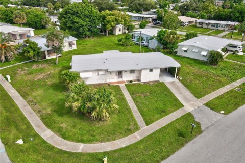Villa ou maison à Port Charlotte, Floride 2 chambres, 91.79 m2 № 2289517