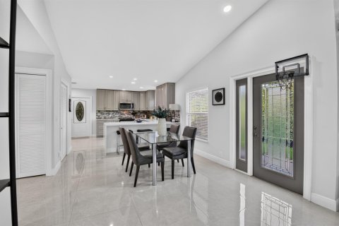 House in Boca Raton, Florida 2 bedrooms, 130.99 sq.m. № 2402090 - photo 13