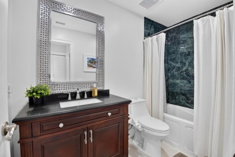 House in Boca Raton, Florida 2 bedrooms, 130.99 sq.m. № 2402090 - photo 26