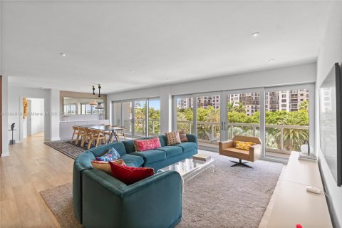 Condo in Miami, Florida, 3 bedrooms  № 1875706 - photo 13