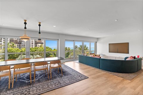 Condo in Miami, Florida, 3 bedrooms  № 1875706 - photo 4