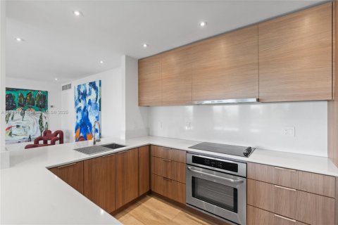 Condo in Miami, Florida, 3 bedrooms  № 1875706 - photo 8