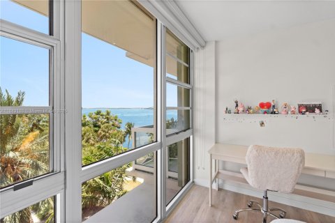 Condo in Miami, Florida, 3 bedrooms  № 1875706 - photo 24